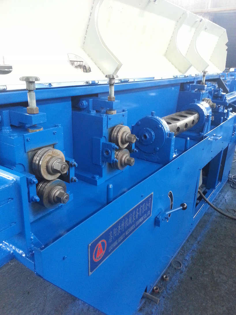 Servo shear steel straightening machine